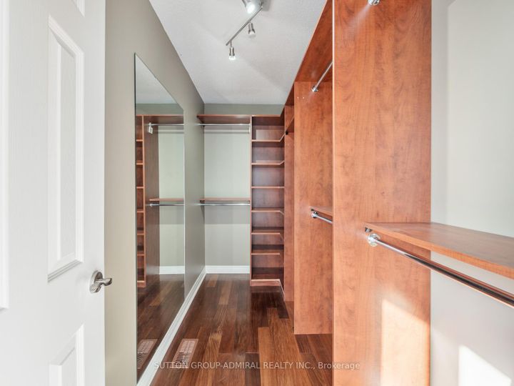 Photo 23 at 172 Kingsview Drive, Vellore Village, Vaughan