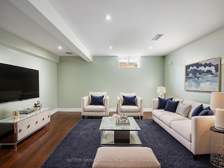 Photo 24 at 172 Kingsview Drive, Vellore Village, Vaughan