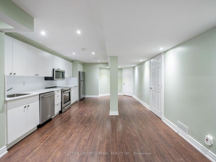 Photo 26 at 172 Kingsview Drive, Vellore Village, Vaughan