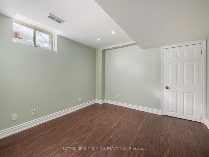 Photo 28 at 172 Kingsview Drive, Vellore Village, Vaughan