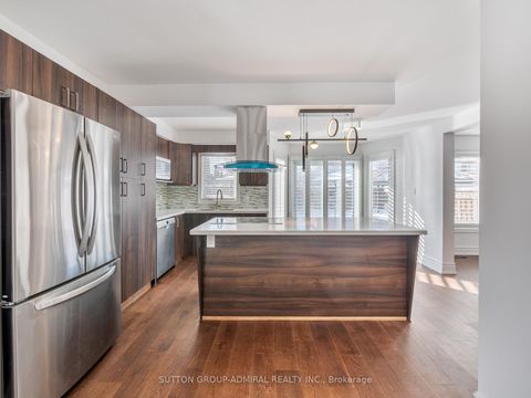 Photo 5 at 172 Kingsview Drive, Vellore Village, Vaughan