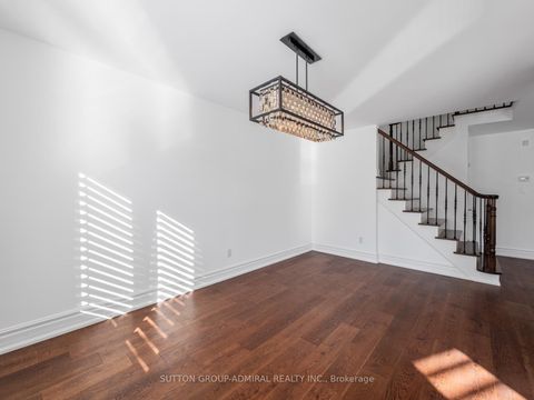 Photo 11 at 172 Kingsview Drive, Vellore Village, Vaughan