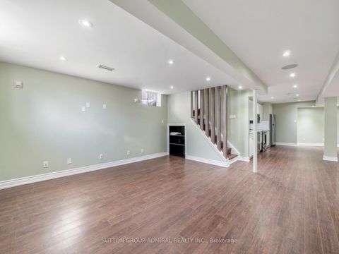 Photo 25 at 172 Kingsview Drive, Vellore Village, Vaughan