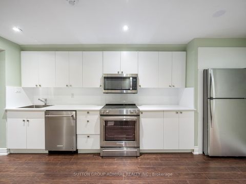 Photo 27 at 172 Kingsview Drive, Vellore Village, Vaughan