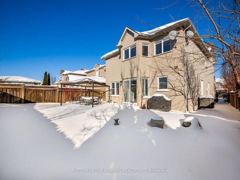 Photo 31 at 172 Kingsview Drive, Vellore Village, Vaughan