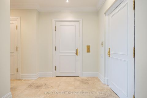 Photo 2 at #5B - 2 Chedington Place, York Mills, Toronto