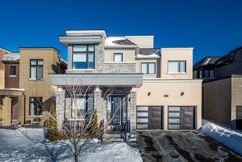 Photo 2 at 11 Larkin Lane, Bowmanville, Clarington