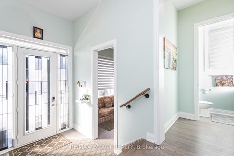 Photo 6 at 11 Larkin Lane, Bowmanville, Clarington