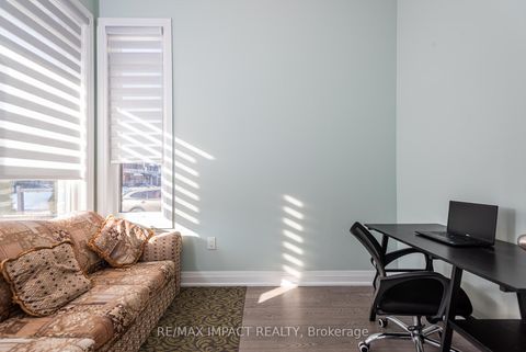 Photo 7 at 11 Larkin Lane, Bowmanville, Clarington