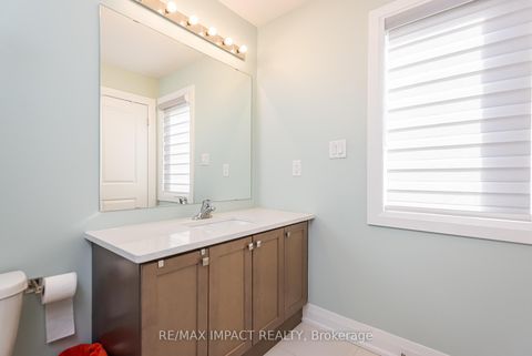 Photo 9 at 11 Larkin Lane, Bowmanville, Clarington