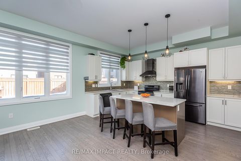 Photo 19 at 11 Larkin Lane, Bowmanville, Clarington