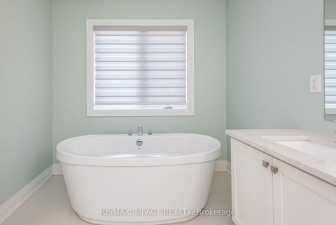 Photo 34 at 11 Larkin Lane, Bowmanville, Clarington