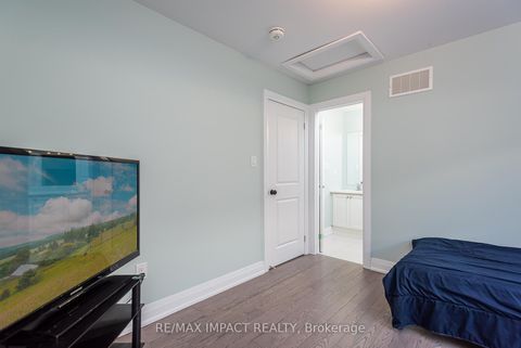 Photo 39 at 11 Larkin Lane, Bowmanville, Clarington