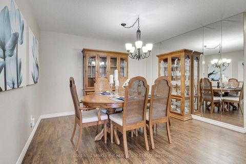 Photo 5 at 115 - 14924 Yonge Street, Aurora Highlands, Aurora