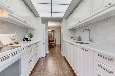 Photo 6 at 115 - 14924 Yonge Street, Aurora Highlands, Aurora