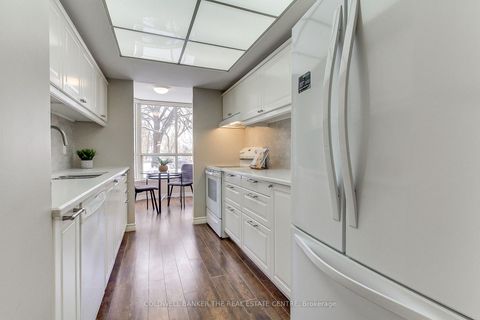 Photo 7 at 115 - 14924 Yonge Street, Aurora Highlands, Aurora