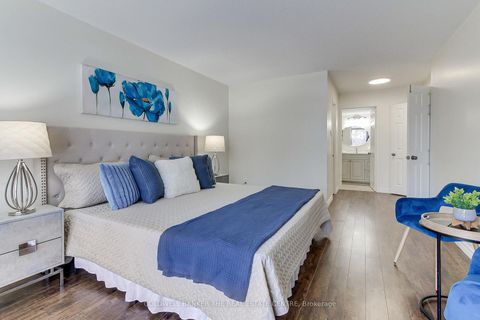 Photo 10 at 115 - 14924 Yonge Street, Aurora Highlands, Aurora