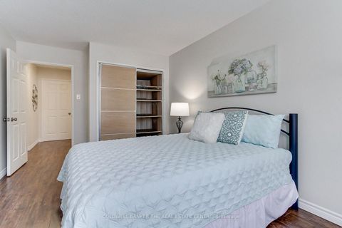 Photo 15 at 115 - 14924 Yonge Street, Aurora Highlands, Aurora