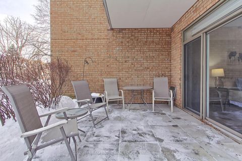 Photo 18 at 115 - 14924 Yonge Street, Aurora Highlands, Aurora