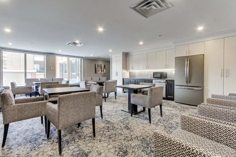 Photo 22 at 115 - 14924 Yonge Street, Aurora Highlands, Aurora