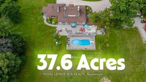 Photo 1 at 16365 Bathurst Street, Summerhill Estates, Newmarket