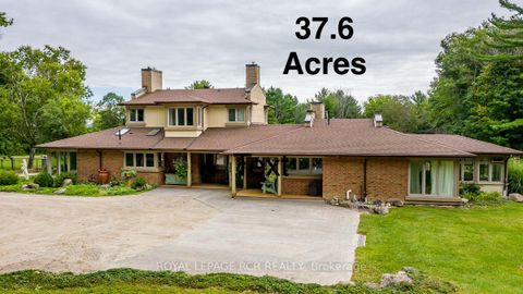 Photo 2 at 16365 Bathurst Street, Summerhill Estates, Newmarket