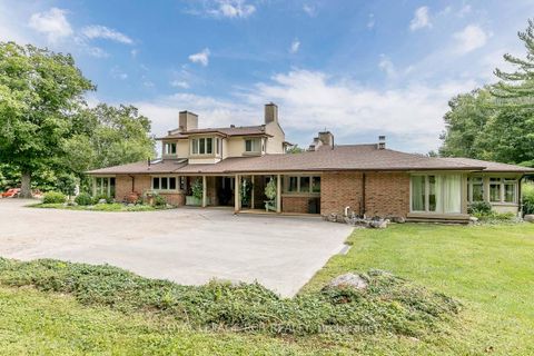 Photo 3 at 16365 Bathurst Street, Summerhill Estates, Newmarket