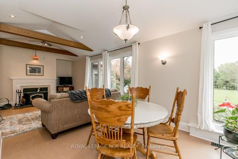 Photo 15 at 16365 Bathurst Street, Summerhill Estates, Newmarket