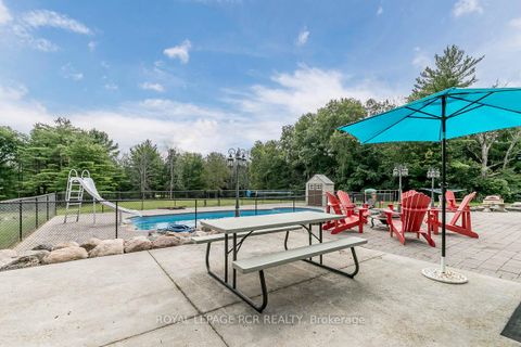 Photo 24 at 16365 Bathurst Street, Summerhill Estates, Newmarket