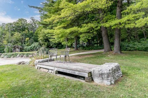 Photo 25 at 16365 Bathurst Street, Summerhill Estates, Newmarket