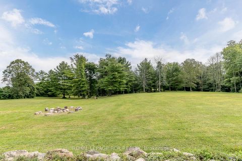 Photo 30 at 16365 Bathurst Street, Summerhill Estates, Newmarket