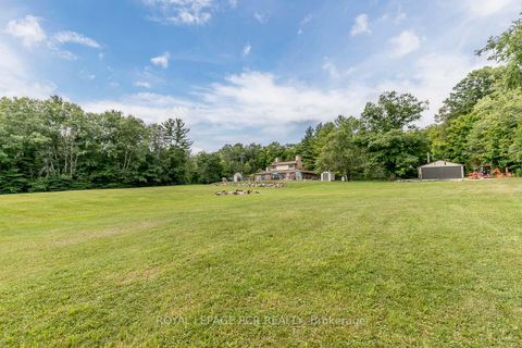 Photo 31 at 16365 Bathurst Street, Summerhill Estates, Newmarket