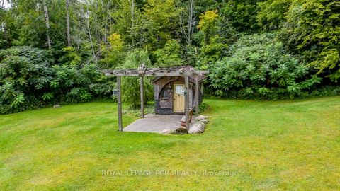 Photo 32 at 16365 Bathurst Street, Summerhill Estates, Newmarket