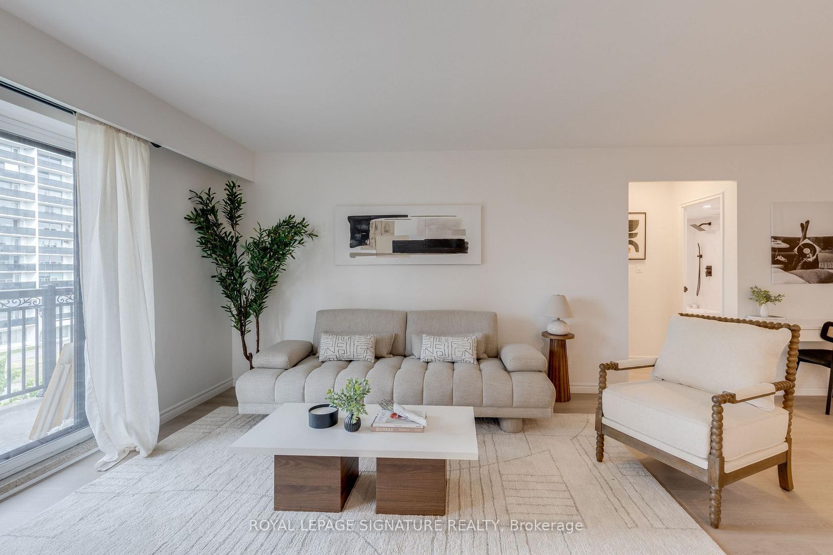 506 - 557 The East Mall, City Centre West, Toronto 