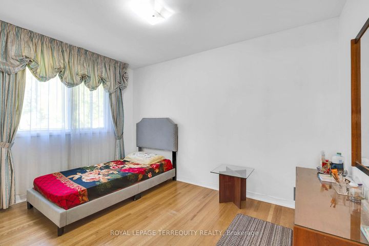 Photo 17 at 106 Grandravine Drive, York University Heights, Toronto