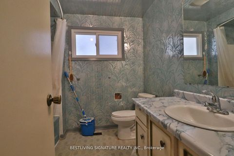 Photo 3 at 77 Crab Appleway, Donalda, Toronto