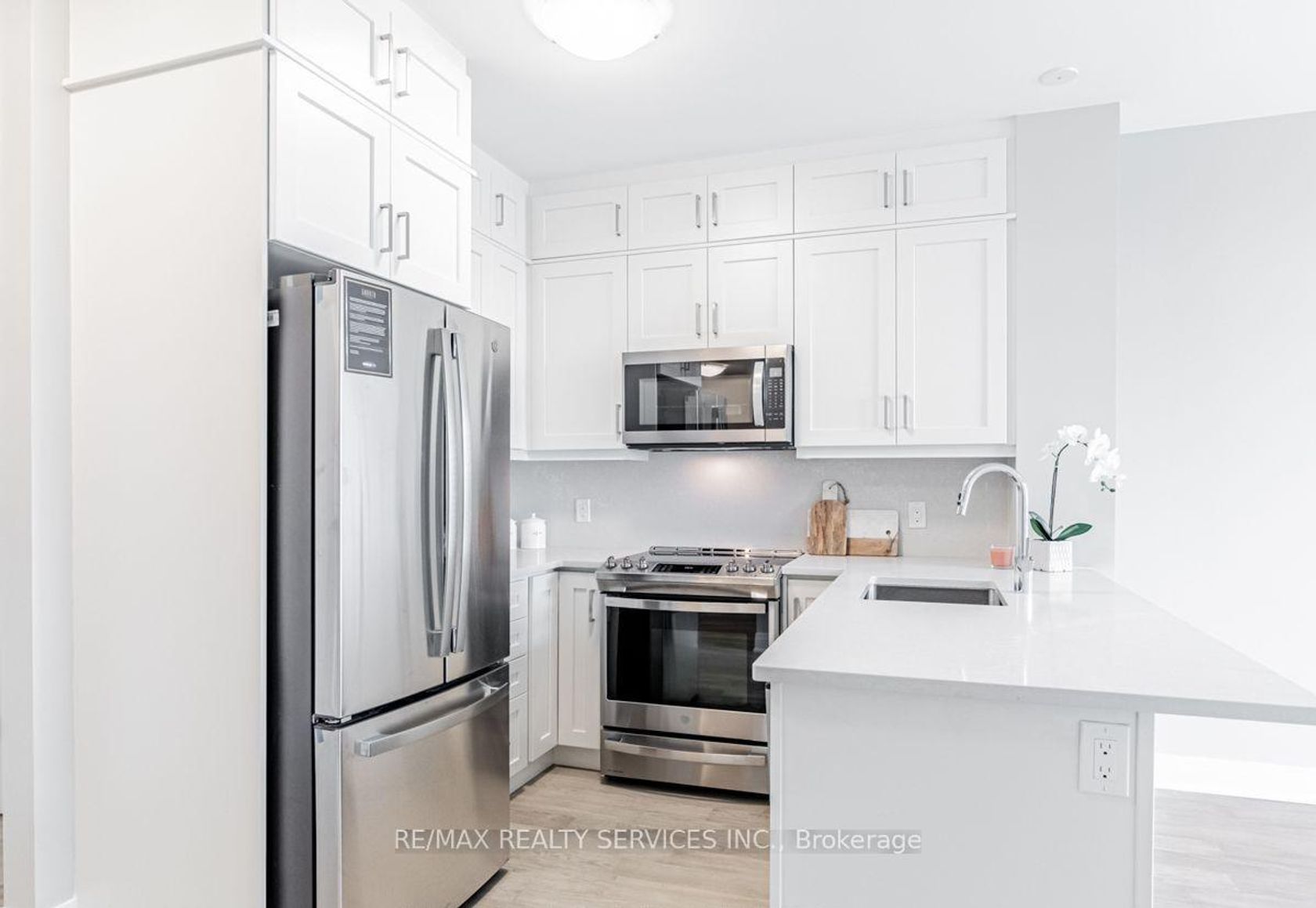 403 - 50 Kaitting Trail W, GO Glenorchy, Oakville 