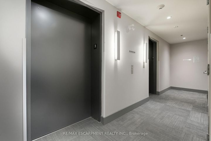 Photo 5 at 308 - 455 Charlton Avenue, Stinson, Hamilton