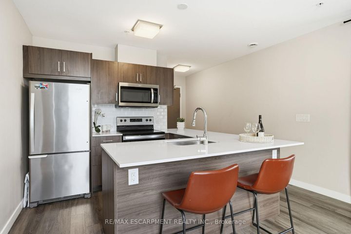 Photo 9 at 308 - 455 Charlton Avenue, Stinson, Hamilton