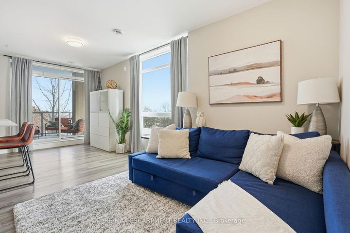 Photo 13 at 308 - 455 Charlton Avenue, Stinson, Hamilton