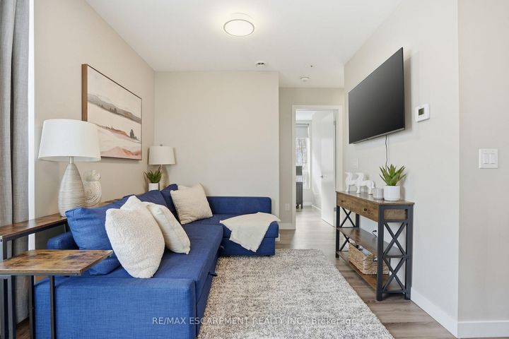 Photo 14 at 308 - 455 Charlton Avenue, Stinson, Hamilton