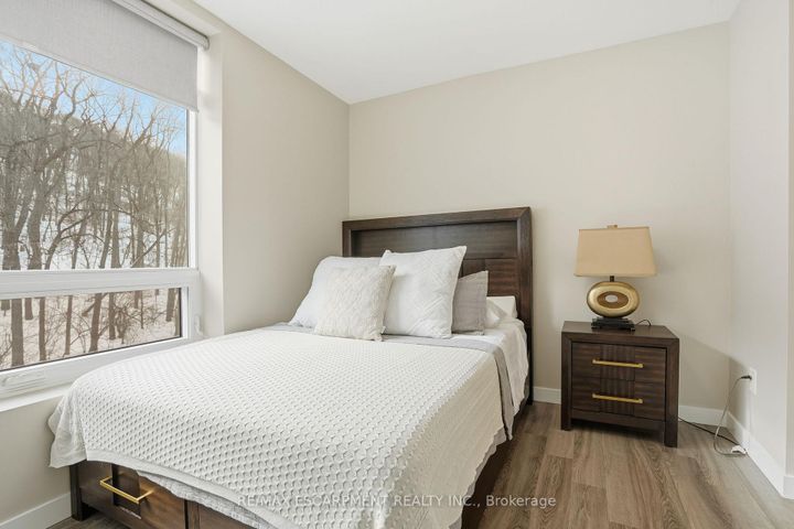 Photo 18 at 308 - 455 Charlton Avenue, Stinson, Hamilton