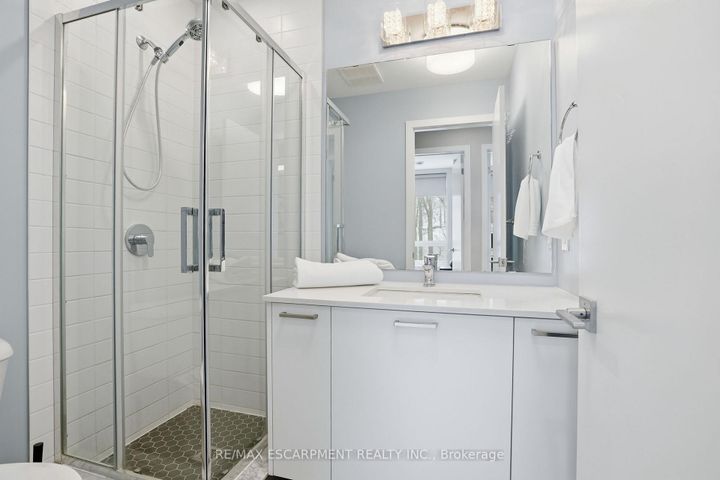 Photo 23 at 308 - 455 Charlton Avenue, Stinson, Hamilton