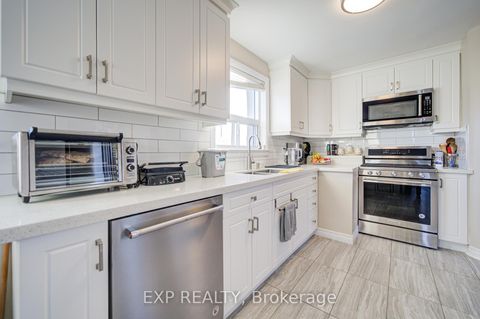 Photo 14 at 10 Pastrano Court, Cliffcrest, Toronto