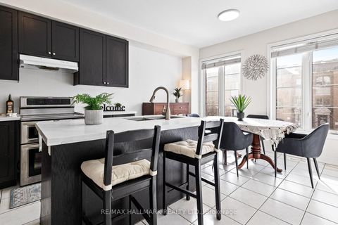 Photo 2 at 60 Belanger Crescent, Birchmount, Toronto