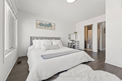 Photo 13 at 60 Belanger Crescent, Birchmount, Toronto