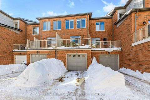 Photo 22 at 60 Belanger Crescent, Birchmount, Toronto