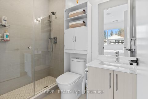 Photo 11 at 123 - 2075 King Rd Road, King City, King