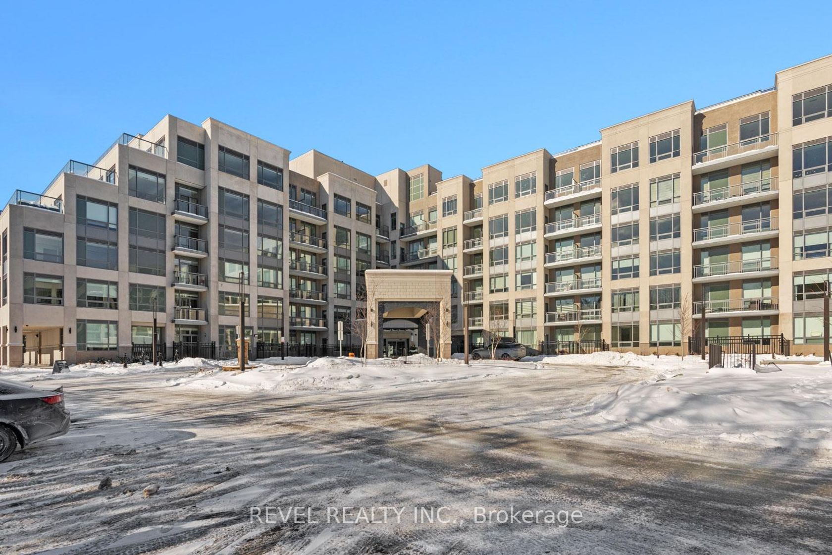 123 - 2075 King Rd Road, King City, King photo number 2