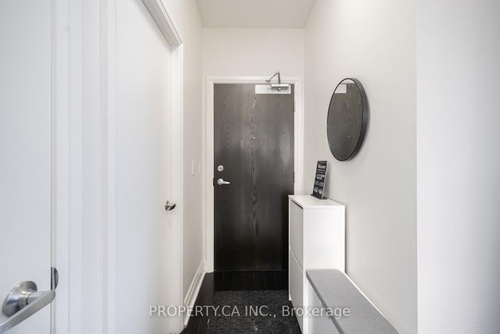 Photo 2 at 516 - 17 Kenaston Gardens, Bayview Village, Toronto